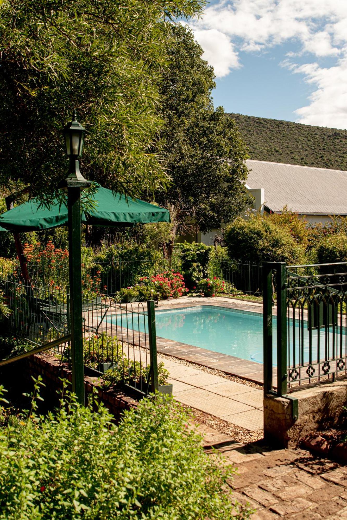 4 Rothman Street B&B Graaff-Reinet Екстериор снимка