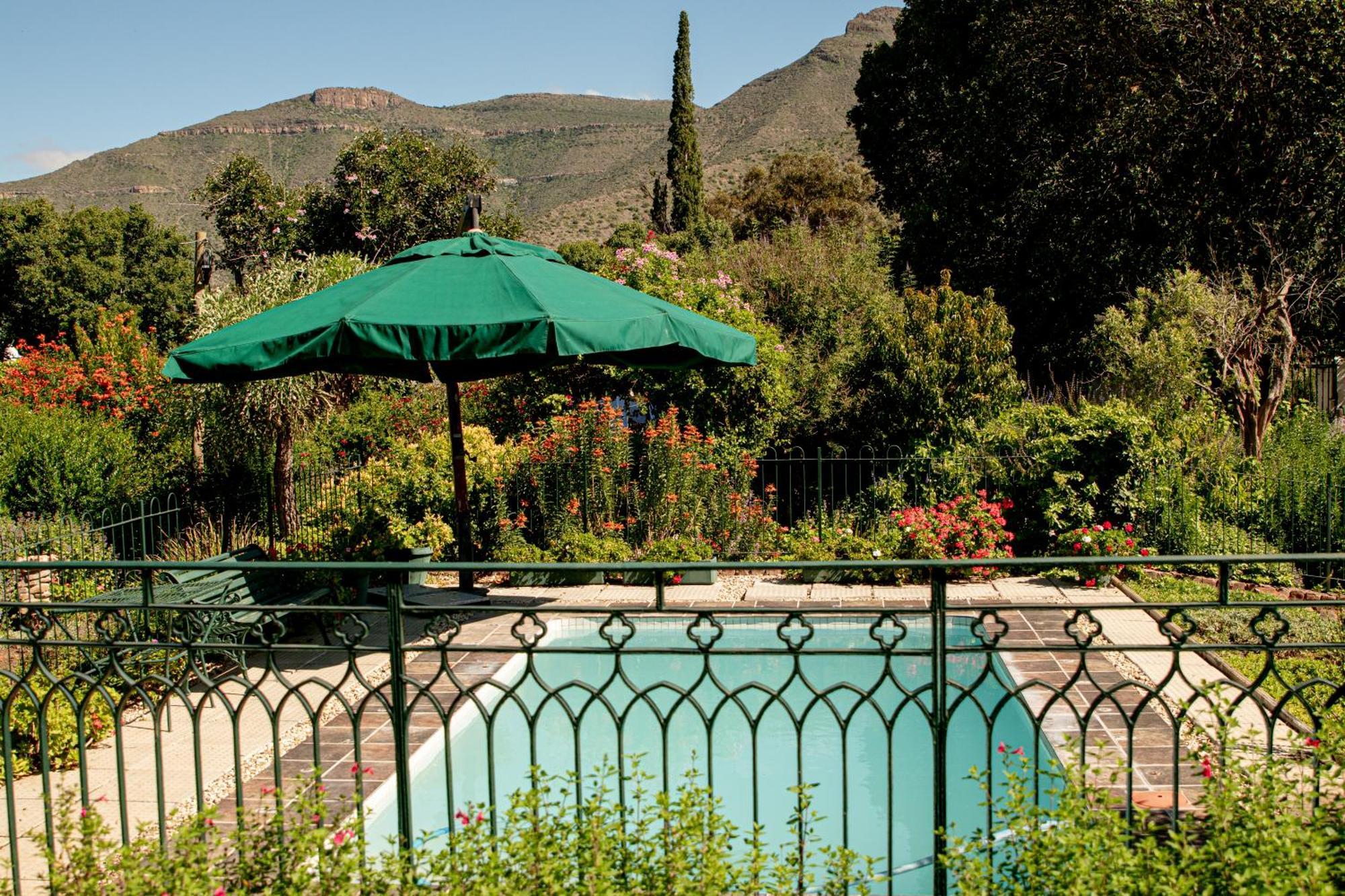 4 Rothman Street B&B Graaff-Reinet Екстериор снимка
