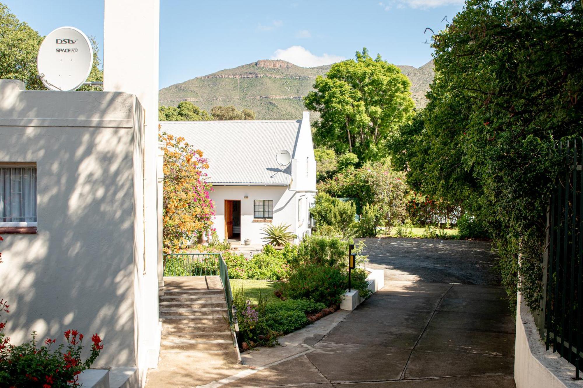 4 Rothman Street B&B Graaff-Reinet Екстериор снимка