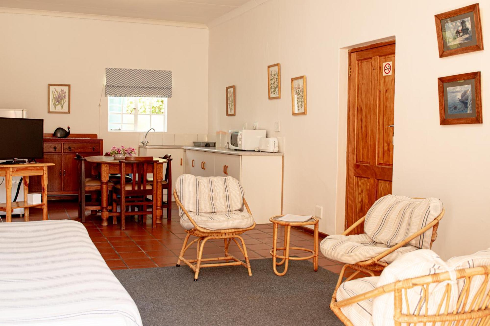 4 Rothman Street B&B Graaff-Reinet Екстериор снимка
