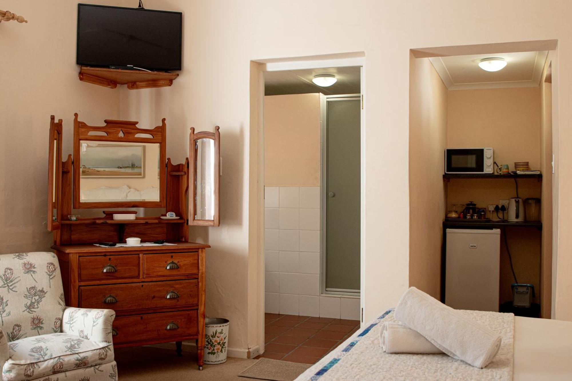 4 Rothman Street B&B Graaff-Reinet Екстериор снимка