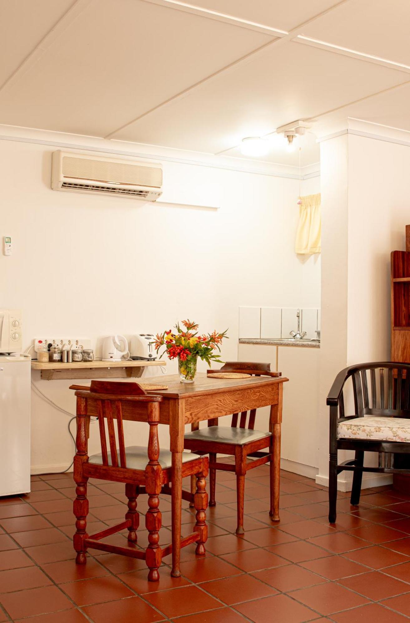 4 Rothman Street B&B Graaff-Reinet Екстериор снимка