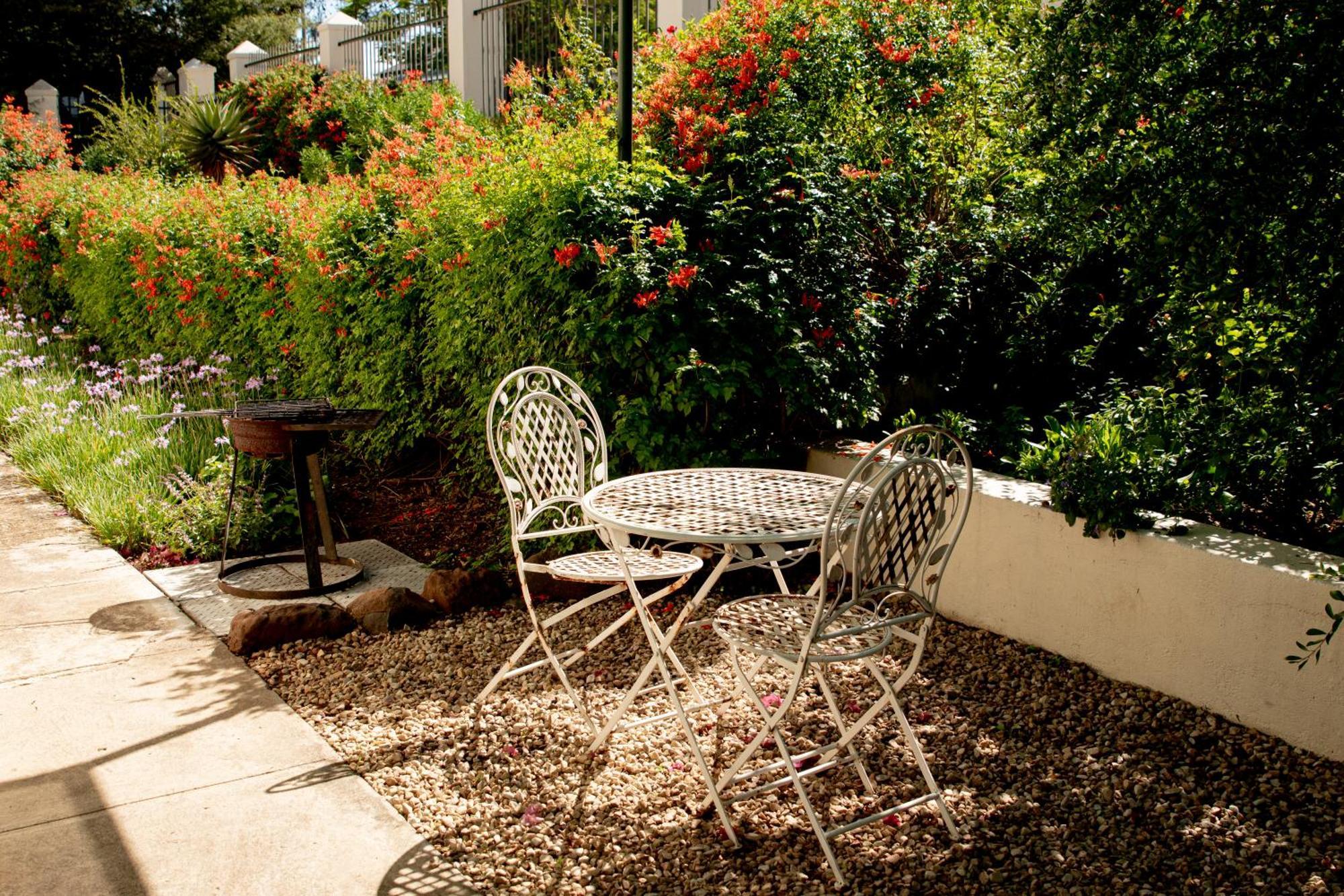 4 Rothman Street B&B Graaff-Reinet Екстериор снимка