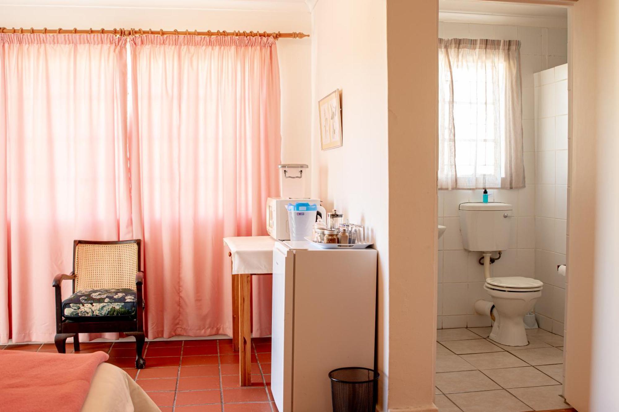 4 Rothman Street B&B Graaff-Reinet Екстериор снимка
