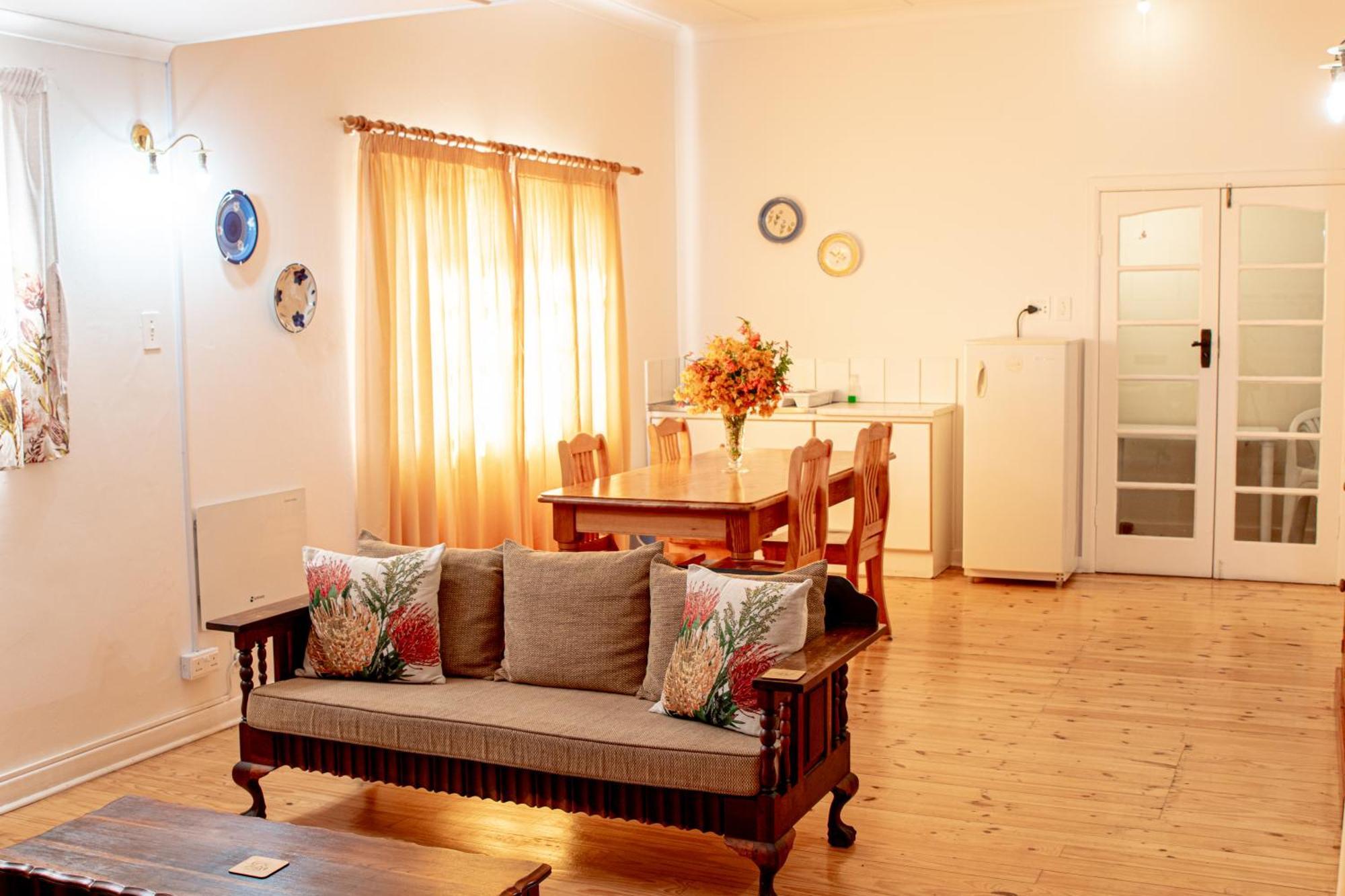4 Rothman Street B&B Graaff-Reinet Екстериор снимка