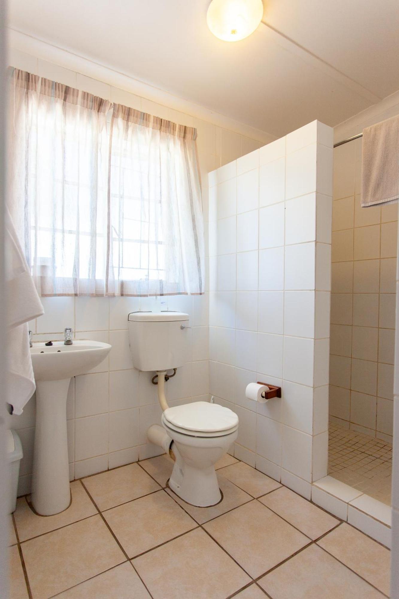 4 Rothman Street B&B Graaff-Reinet Екстериор снимка