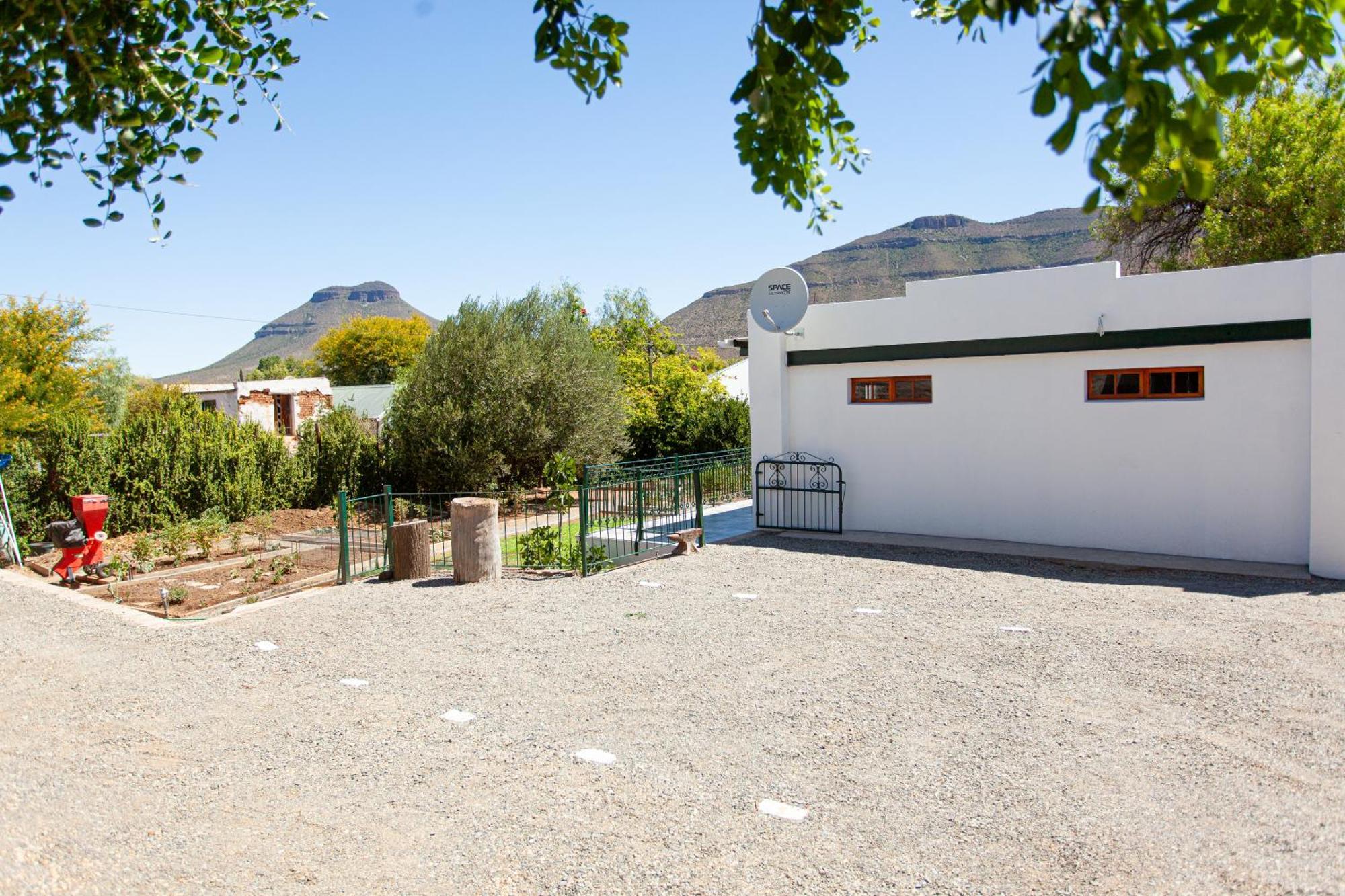 4 Rothman Street B&B Graaff-Reinet Екстериор снимка